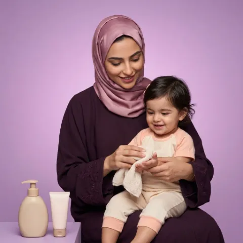 عناية بالأطفال